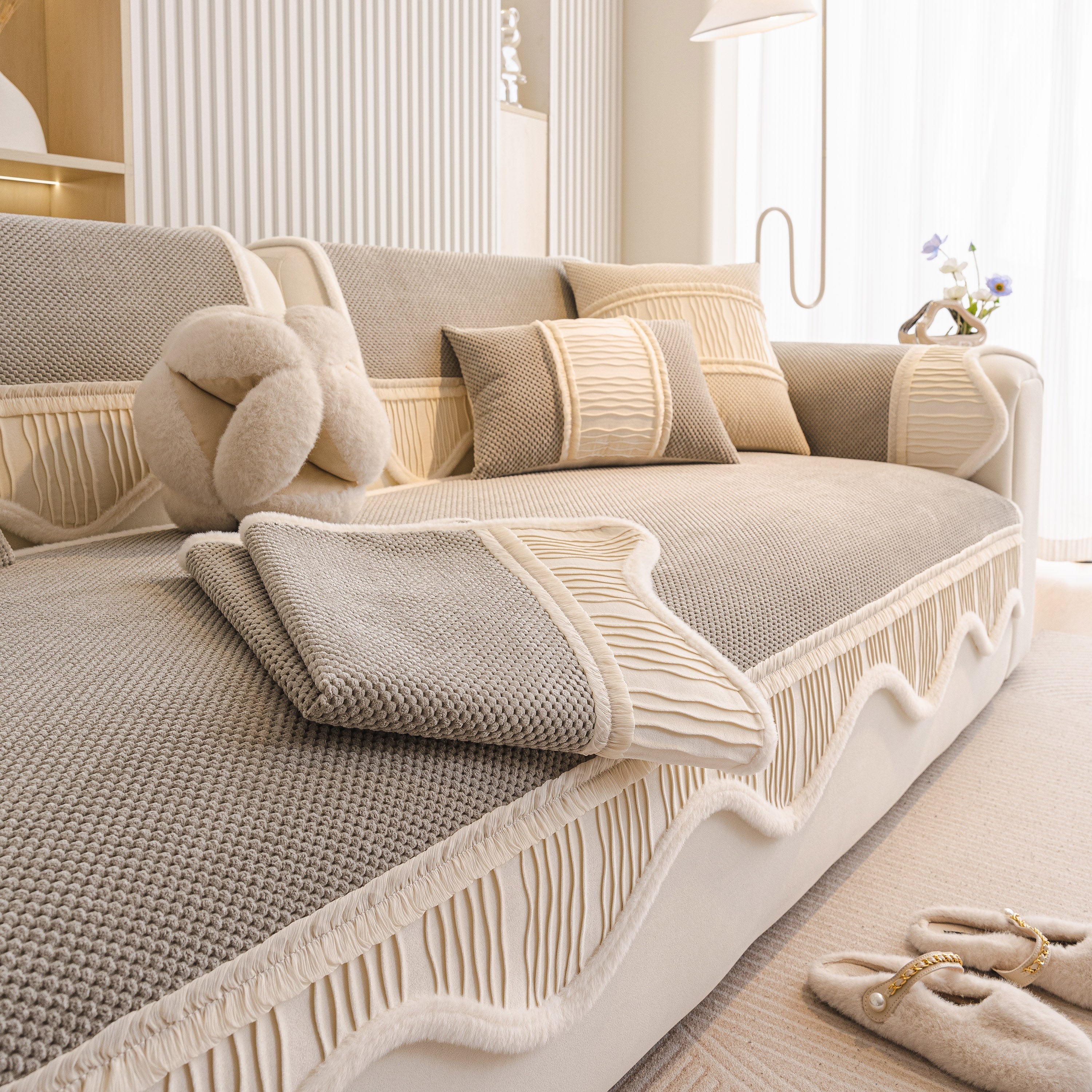 Dog Washable Sofa Protector Cover, Non-Slip Couch Slipcover with Soft Furry Trim