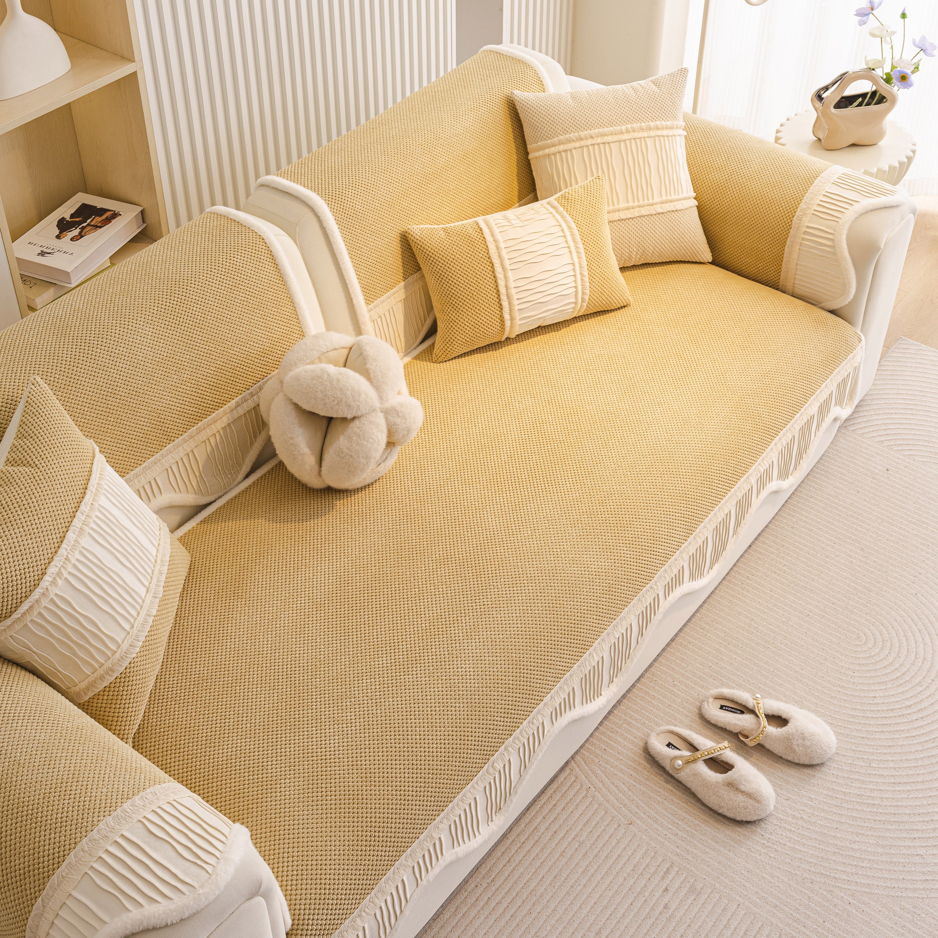 Dog Washable Sofa Protector Cover, Non-Slip Couch Slipcover with Soft Furry Trim