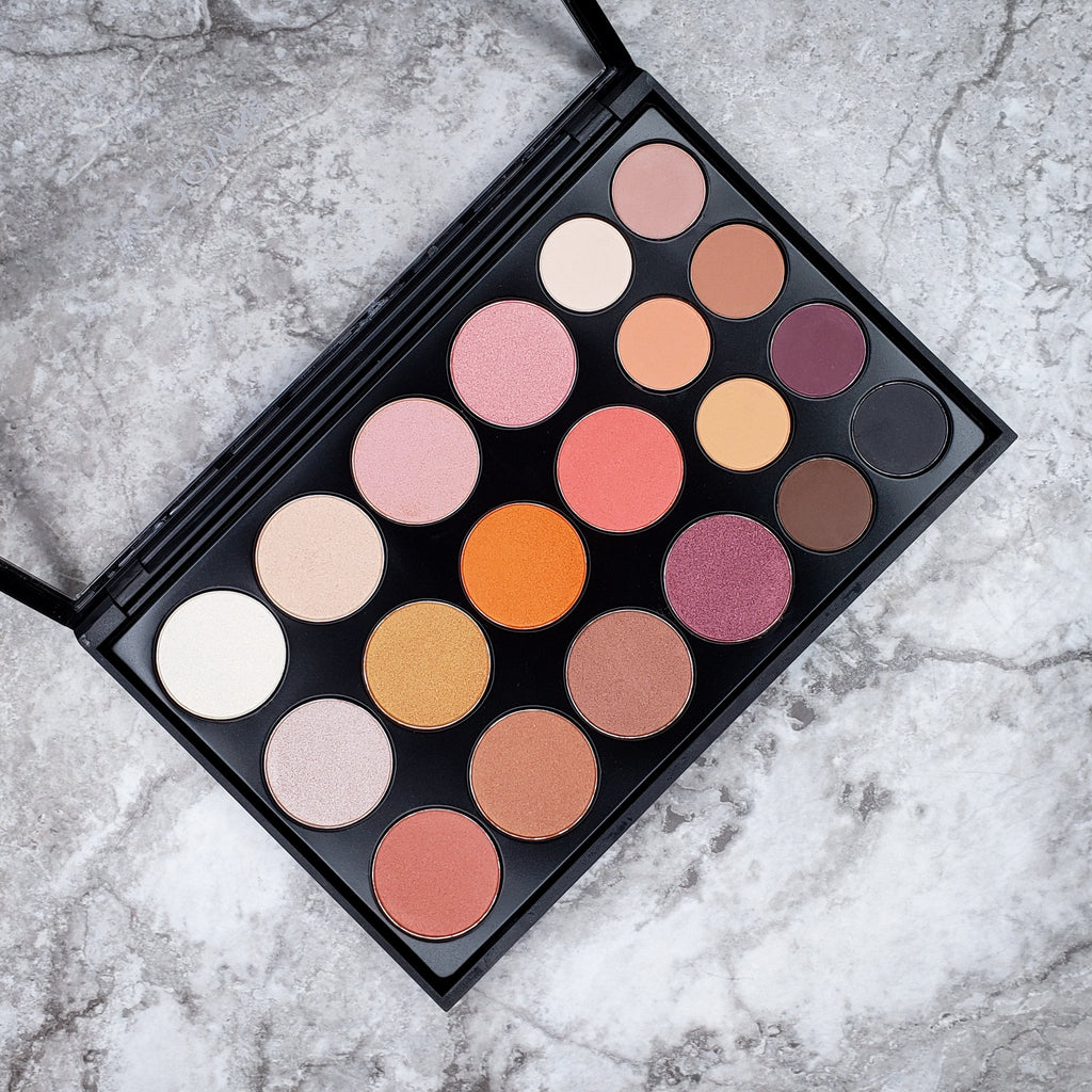 GOLDEN PEACH EYESHADOW PALETTE CP15