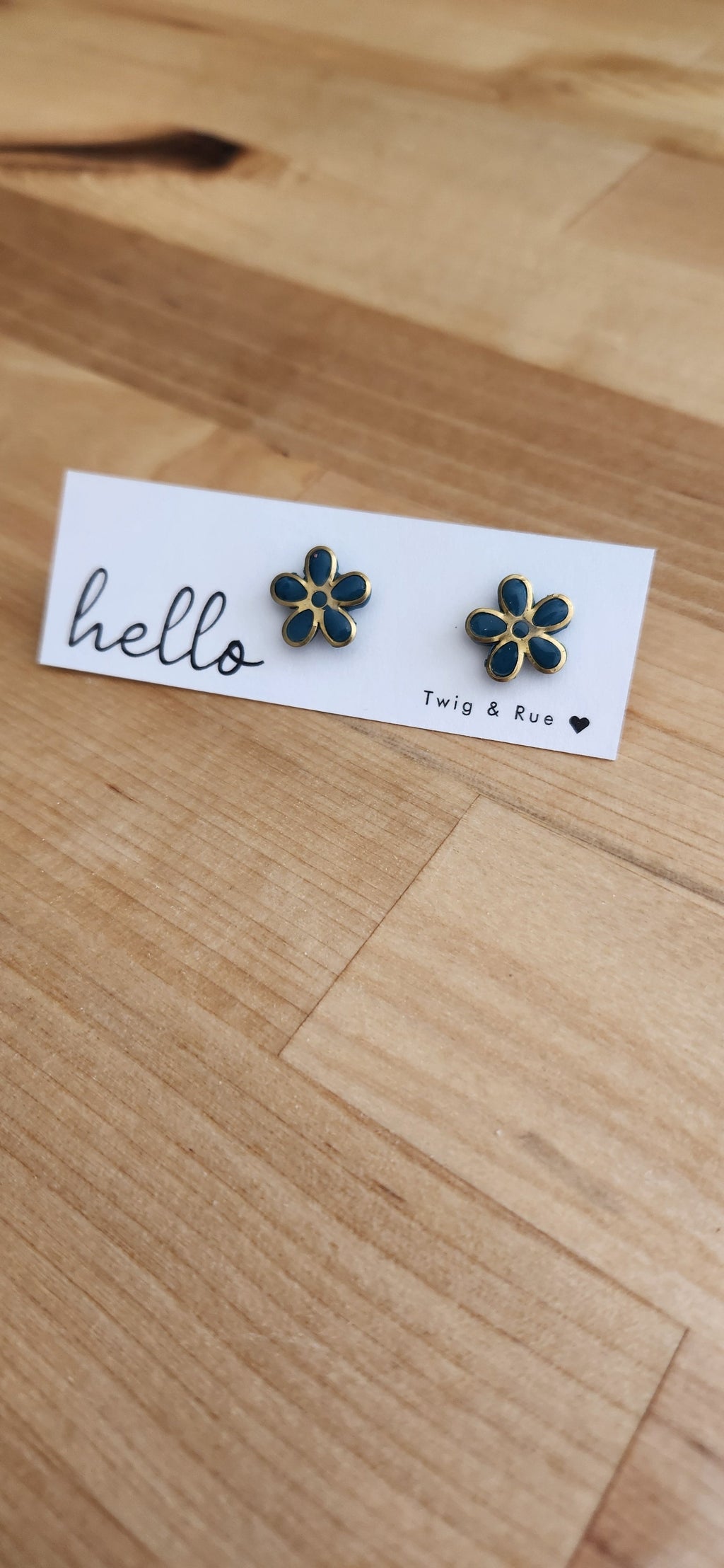 Flower clay studs