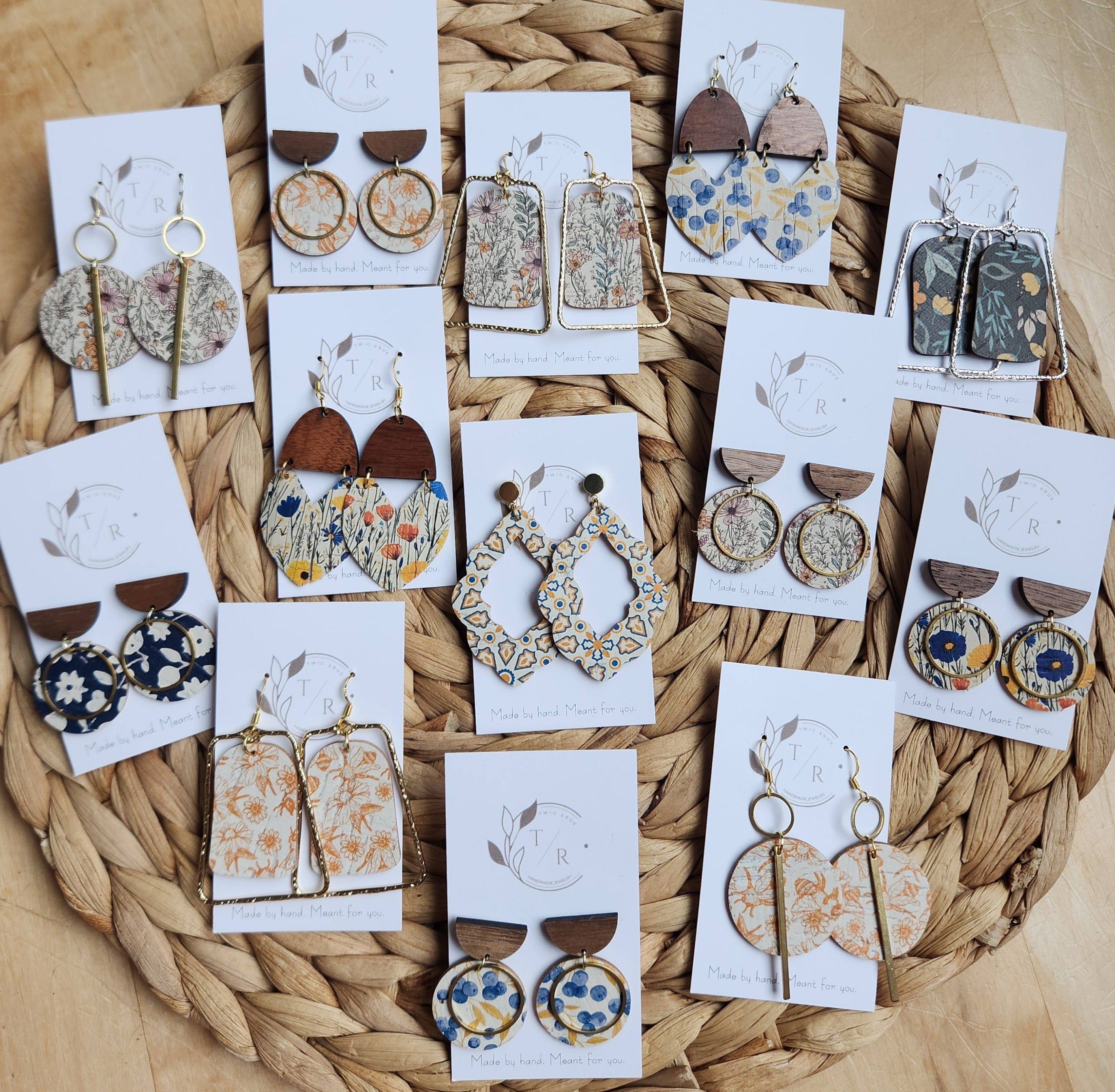 Dylan|Fringe Cork with Wood triangle