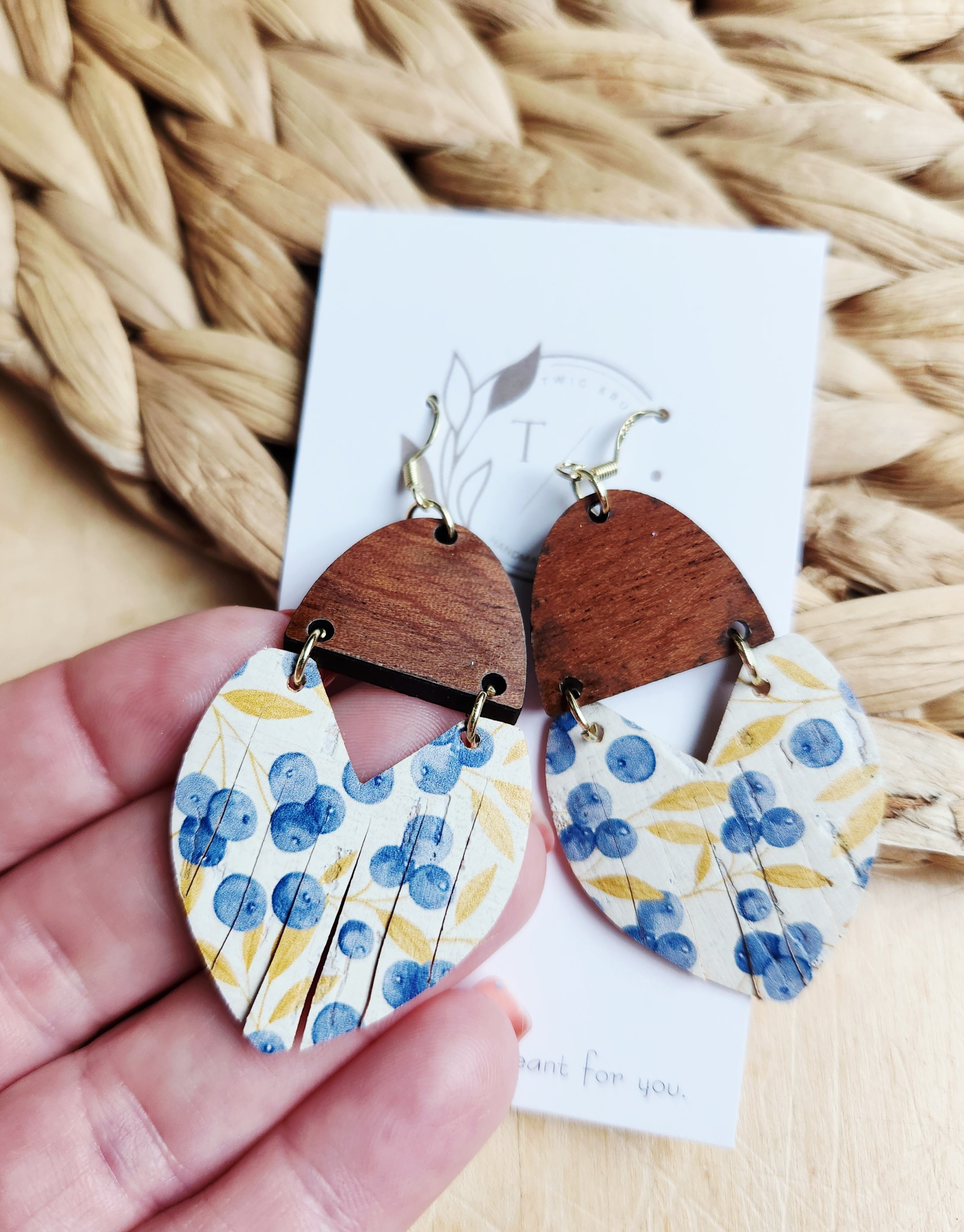 Dylan|Fringe Cork with Wood triangle